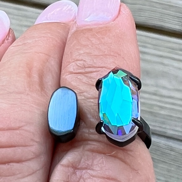 NWT Kendra Scott Pryde Ring Retired Indigo Dichroic & Navy Gunmetal SOLD OUT!! - Picture 4 of 12